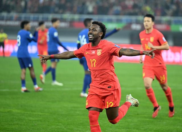 世界杯直播-【内幕】为何让费南多罚点 伊万拖堂30分钟收成正果