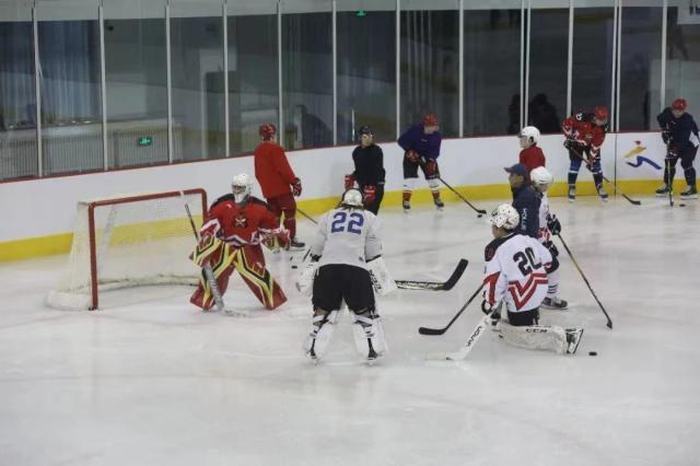 世界杯直播-【冬奥·人物】英如镝：站上赛场 已是中国冰球一大步